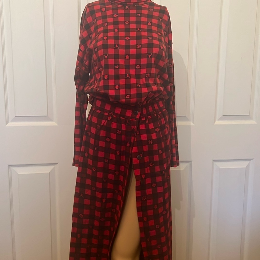 Woolrich  red/black flannel turtleneck/button  skirt set Med/8